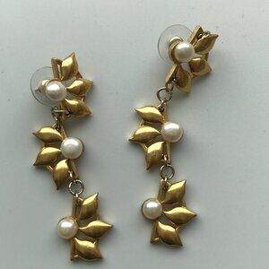 LULU FROST WOMENS EARRINGS GOLD FLORAL PACIFIC PERAL GOLD DROP
